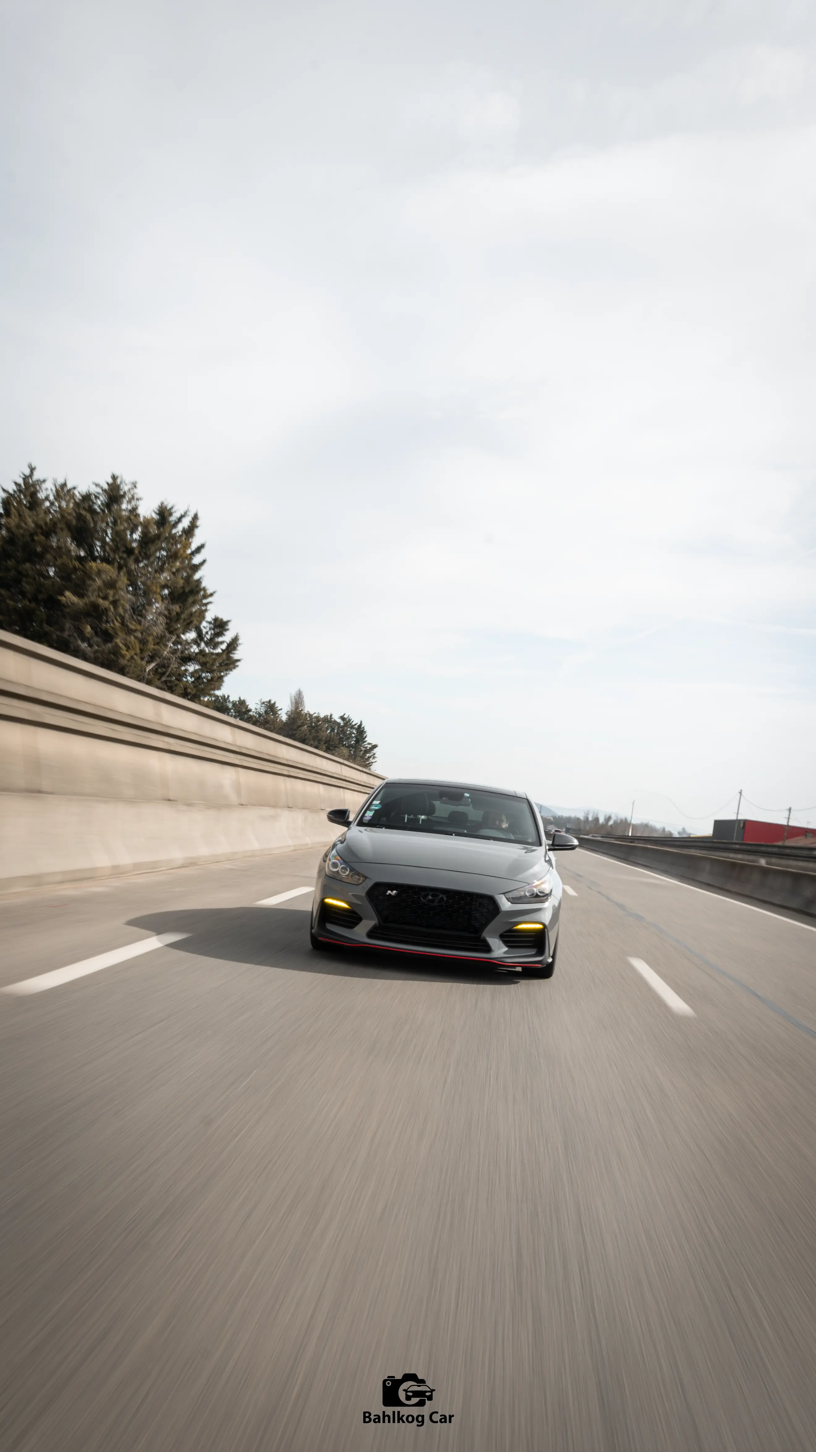 Hyundai i30N Fastback sur route ouverte